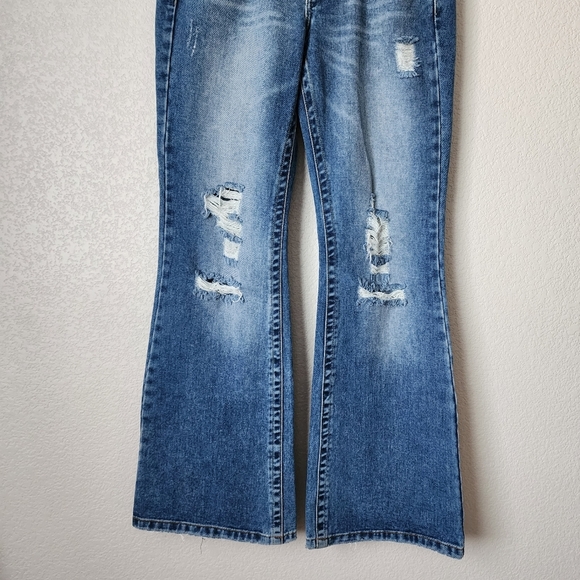 YMI x Y2K Baddie flare jeans distressed medium wash jeans size 9 - Picture 5 of 6